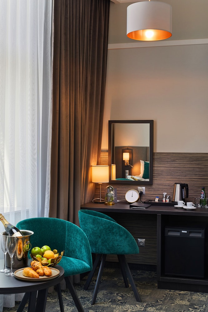 Hotel Estera — Hotel rooms in Krakow, Lesser Poland