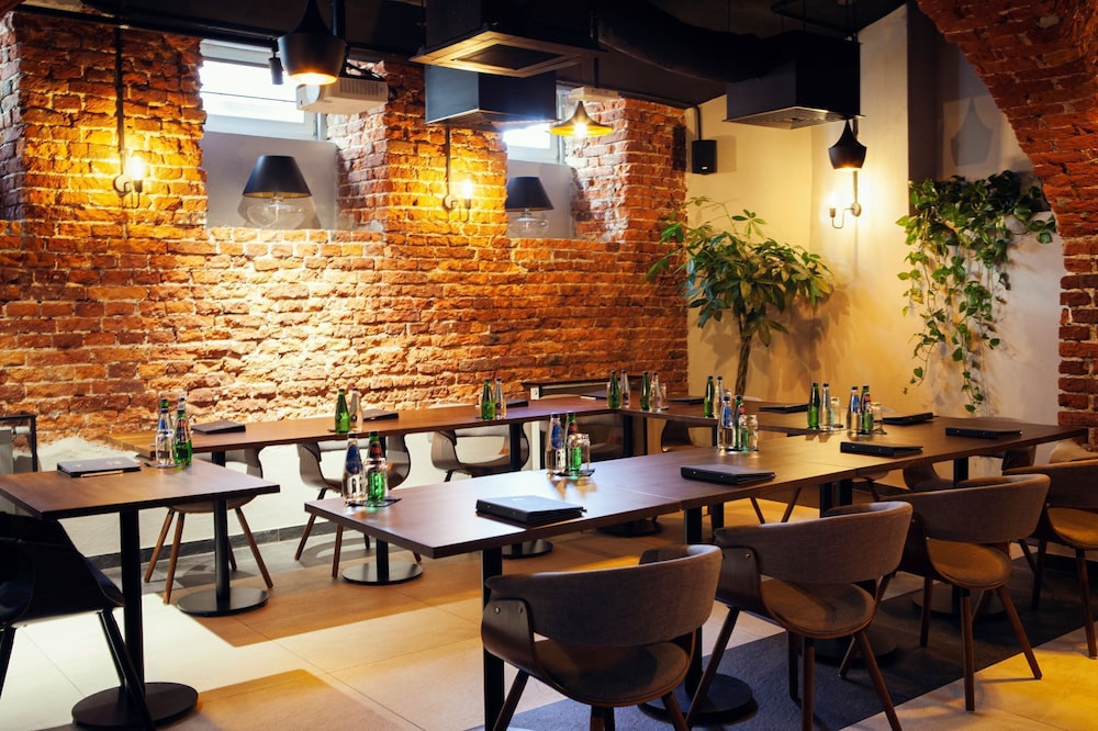 Hotel Estera — Restaurant & bars in Krakow, Lesser Poland