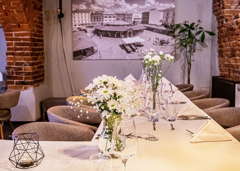 Hotel Estera — Restaurant & bars in Krakow, Lesser Poland