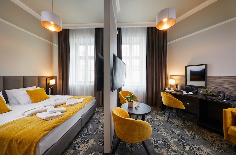 Hotel Estera — Hotel rooms in Krakow, Lesser Poland