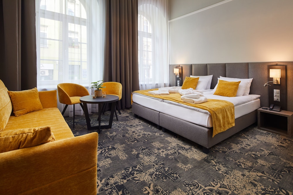Hotel Estera — Hotel rooms in Krakow, Lesser Poland