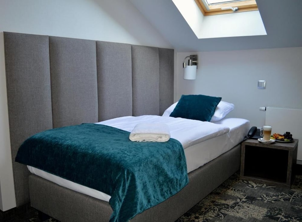Hotel Estera — Hotel rooms in Krakow, Lesser Poland