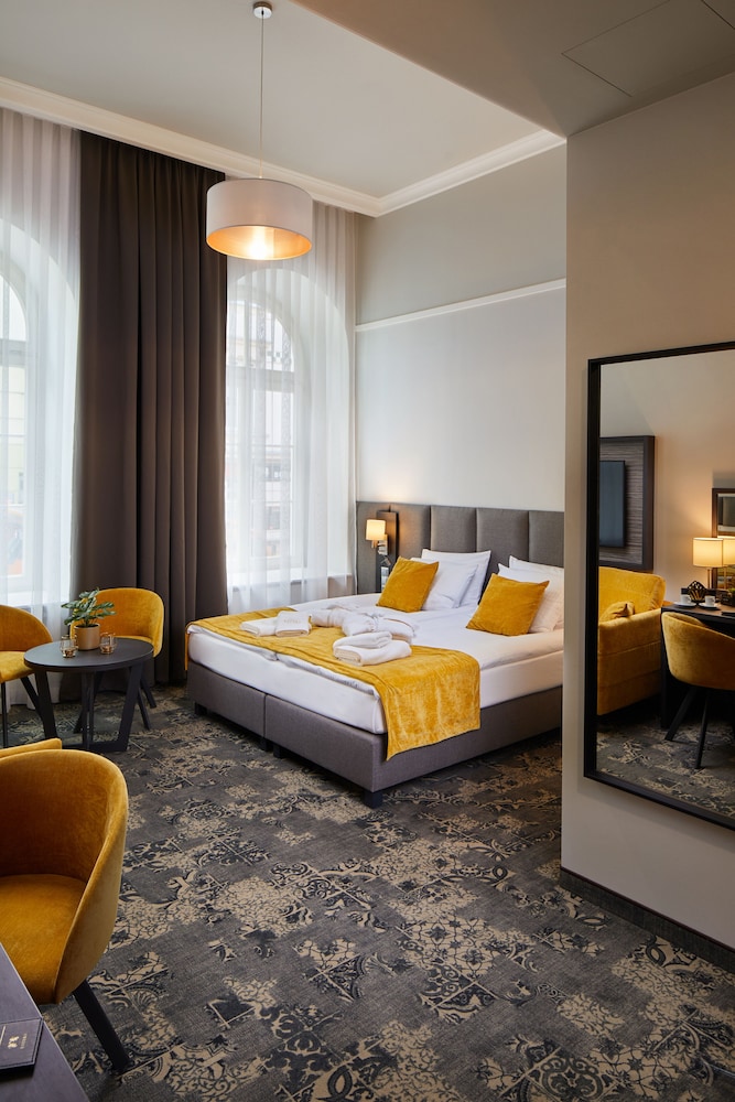 Hotel Estera — Hotel rooms in Krakow, Lesser Poland