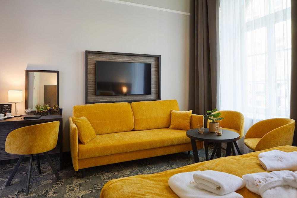 Hotel Estera — Hotel rooms in Krakow, Lesser Poland
