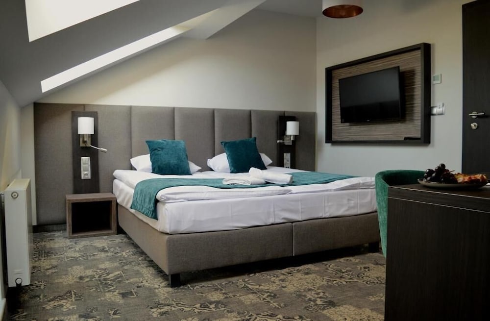 Hotel Estera — Hotel rooms in Krakow, Lesser Poland