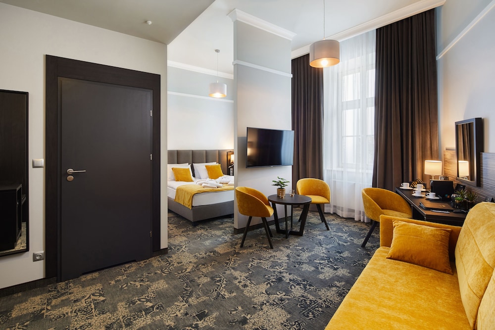 Hotel Estera — Hotel rooms in Krakow, Lesser Poland