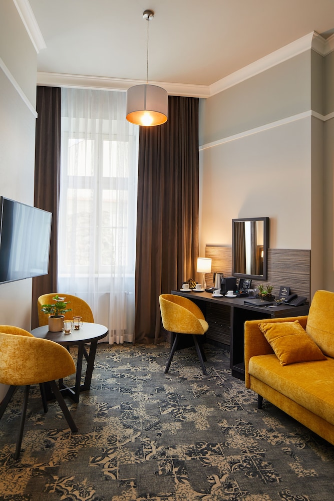 Hotel Estera — Hotel rooms in Krakow, Lesser Poland