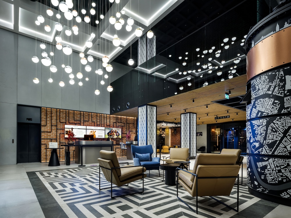 Mercure Krakow Fabryczna City — Hotel building in Krakow, Lesser Poland