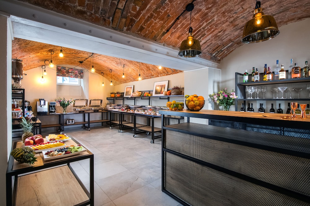 MR67 Mayera Rapaporta — Restaurant & bars in Krakow, Lesser Poland