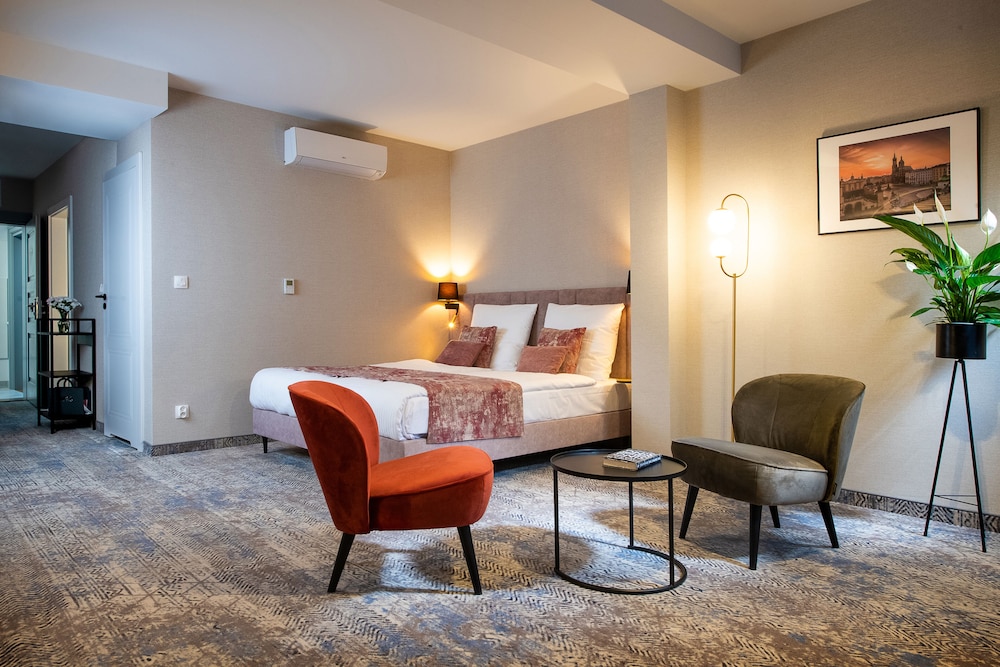 MR67 Mayera Rapaporta — Hotel rooms in Krakow, Lesser Poland