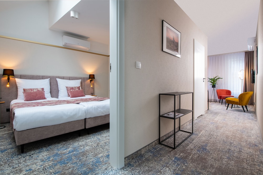 MR67 Mayera Rapaporta — Hotel rooms in Krakow, Lesser Poland