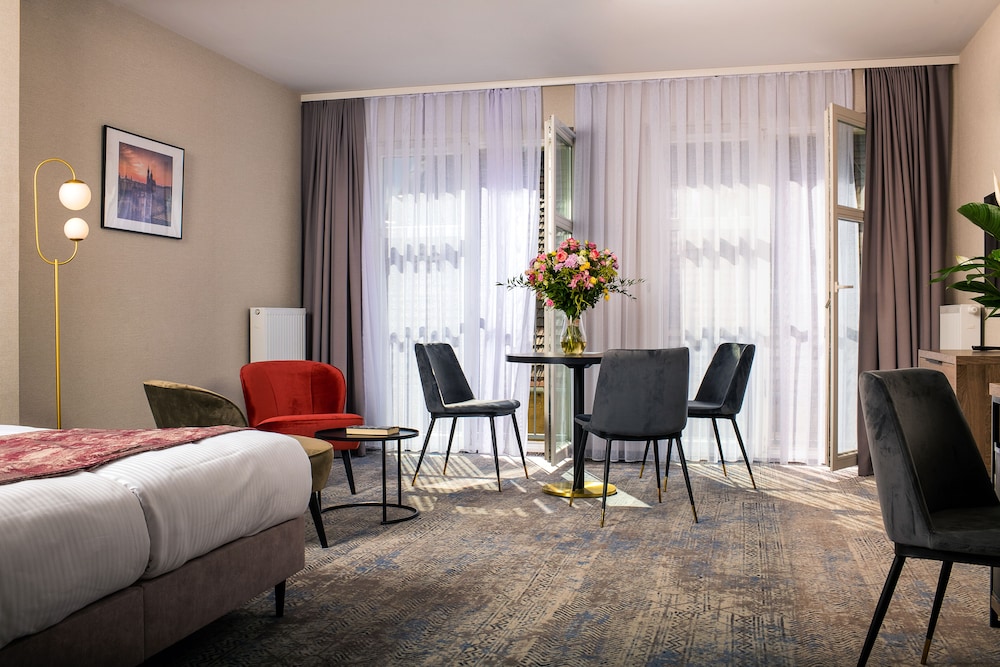 MR67 Mayera Rapaporta — Hotel rooms in Krakow, Lesser Poland