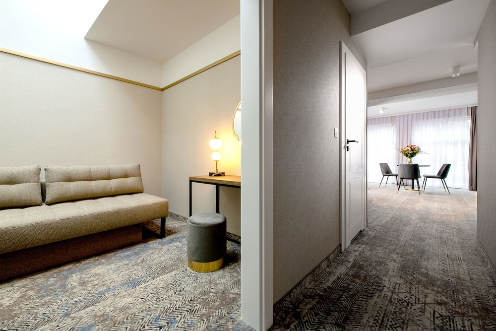MR67 Mayera Rapaporta — Hotel rooms in Krakow, Lesser Poland