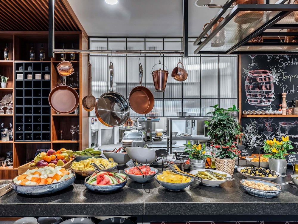 Mercure Katowice Centrum — Restaurant & bars in Katowice, Silesian