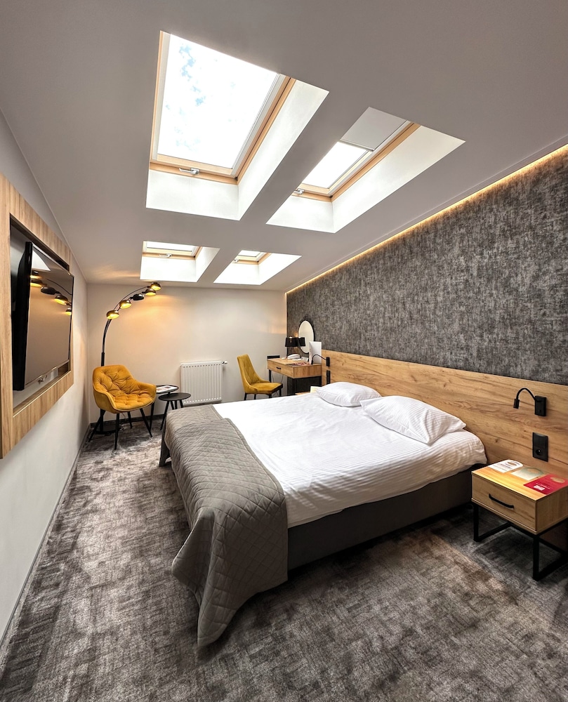 1891 Garni Hotel — Hotel rooms in Krakow, Lesser Poland