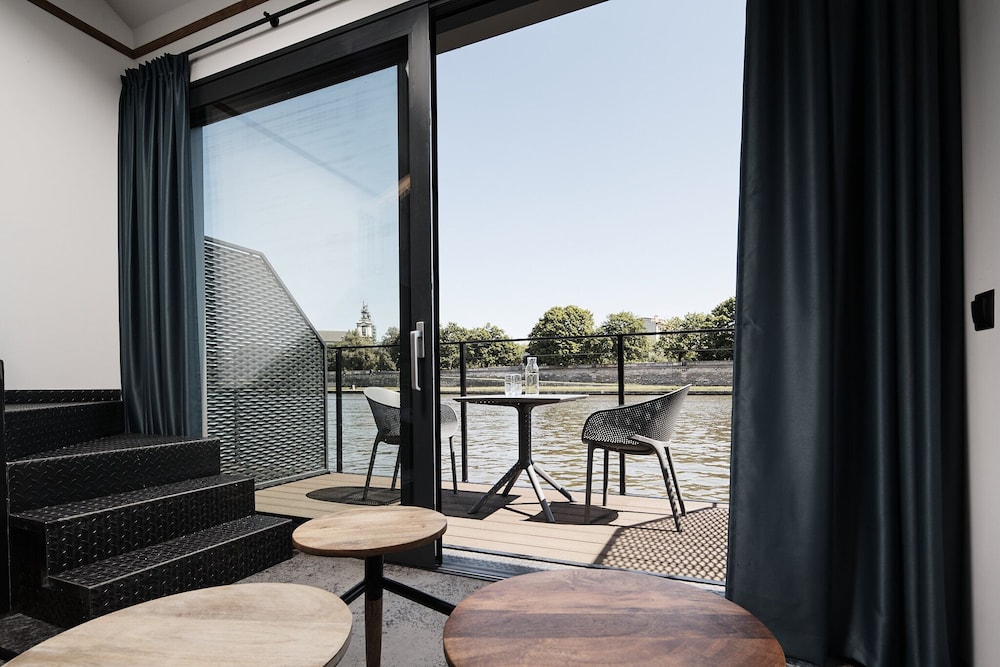 New Port Hotel — Hotel rooms in Krakow, Lesser Poland