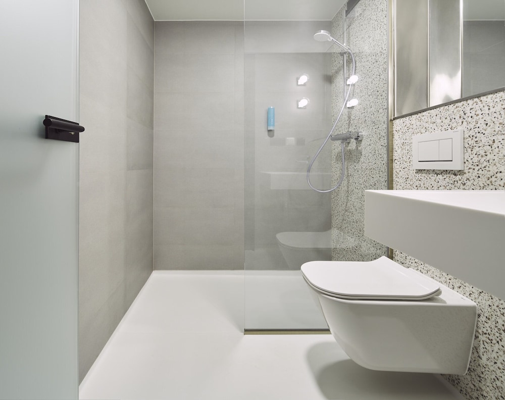 New Port Hotel — Hotel rooms in Krakow, Lesser Poland
