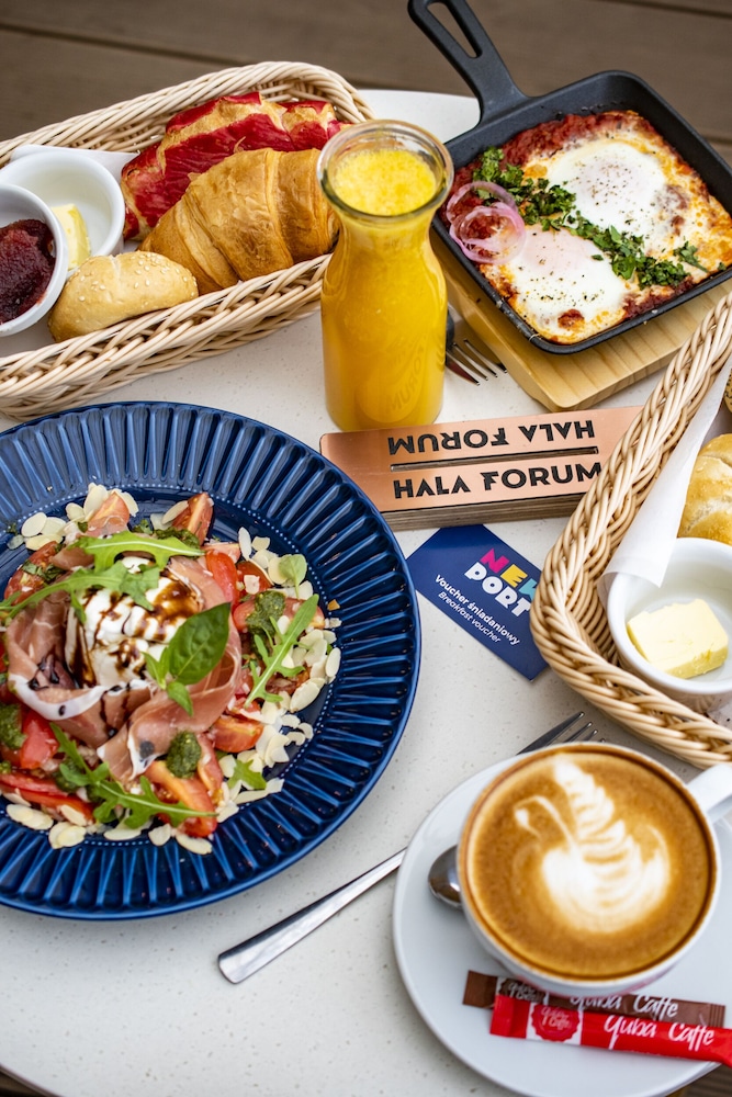 New Port Hotel — Restaurant & bars in Krakow, Lesser Poland