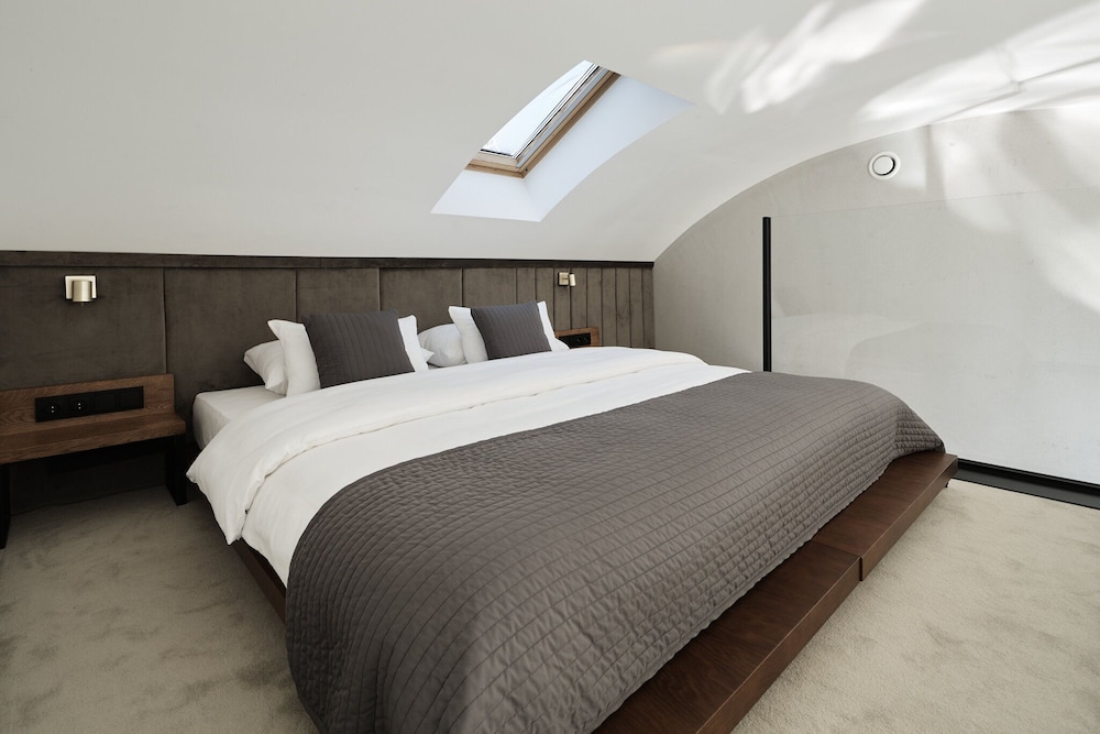 New Port Hotel — Hotel rooms in Krakow, Lesser Poland