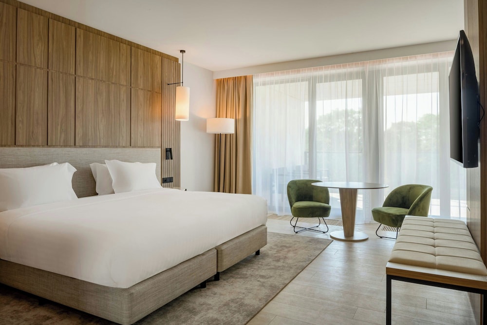 AC Hotel by Marriott Krakow — Hotel rooms in Krakow, Lesser Poland