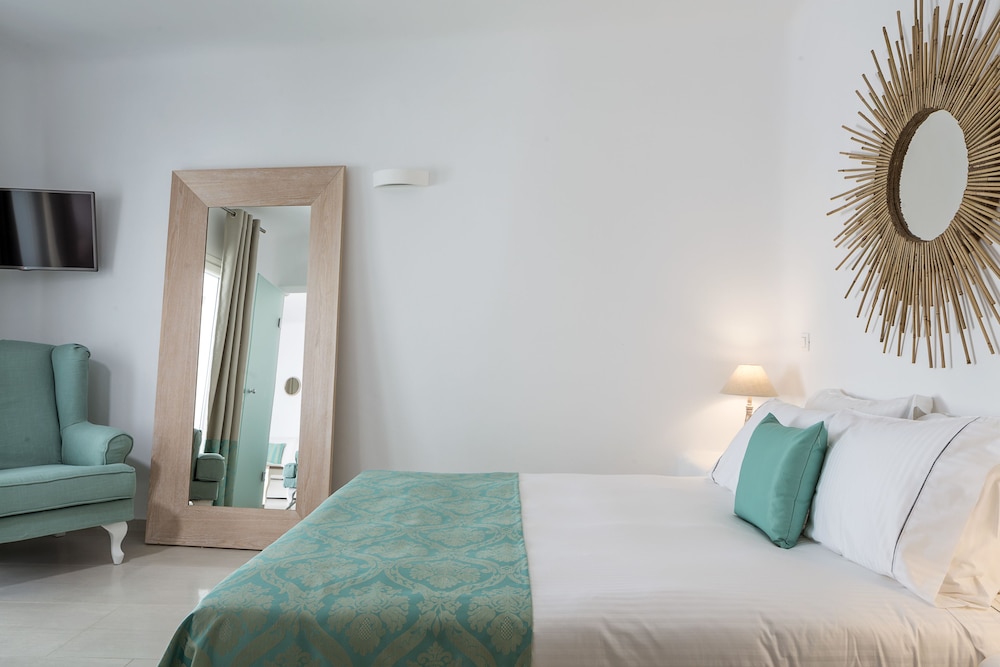 Colours of Mykonos — Hotel rooms in Ornos, South Aegean