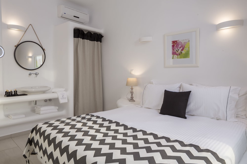 Colours of Mykonos — Hotel rooms in Ornos, South Aegean
