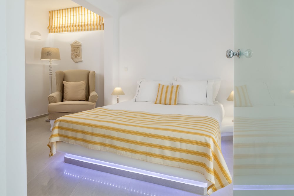 Colours of Mykonos — Hotel rooms in Ornos, South Aegean