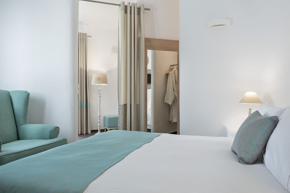 Colours of Mykonos — Hotel rooms in Ornos, South Aegean