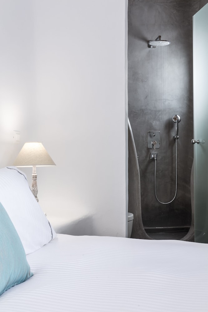 Colours of Mykonos — Hotel rooms in Ornos, South Aegean