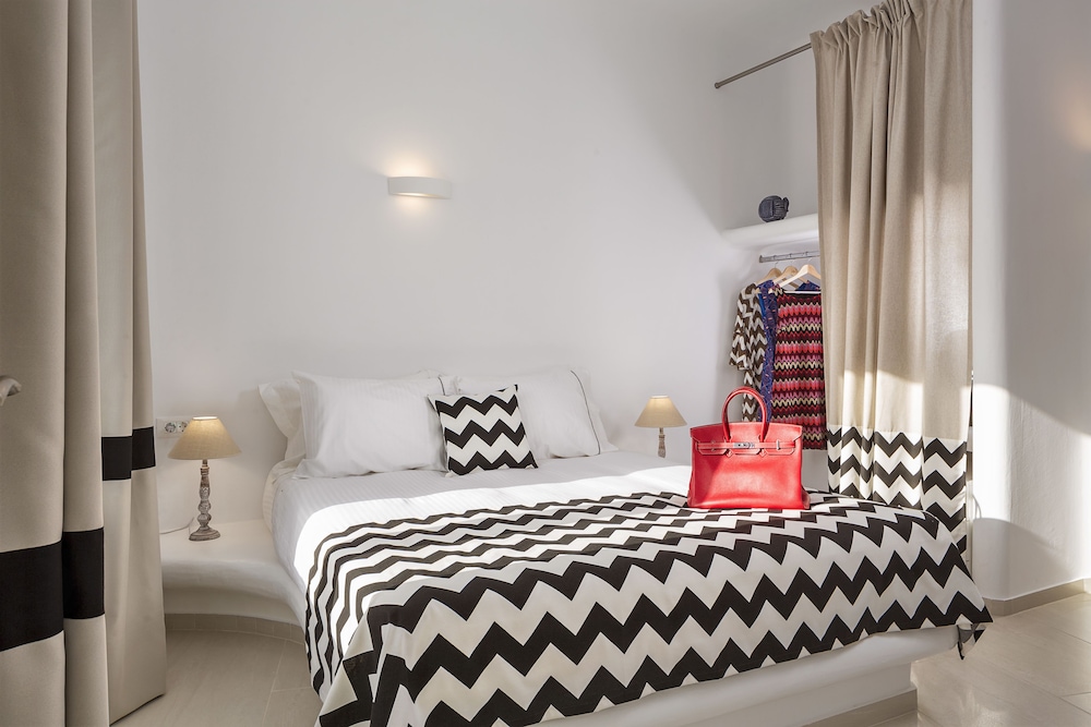Colours of Mykonos — Hotel rooms in Ornos, South Aegean