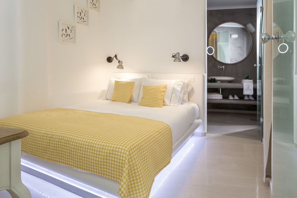 Colours of Mykonos — Hotel rooms in Ornos, South Aegean