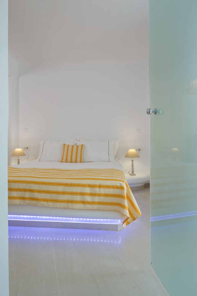 Colours of Mykonos — Hotel rooms in Ornos, South Aegean