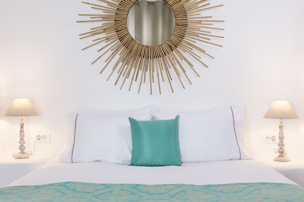 Colours of Mykonos — Hotel rooms in Ornos, South Aegean