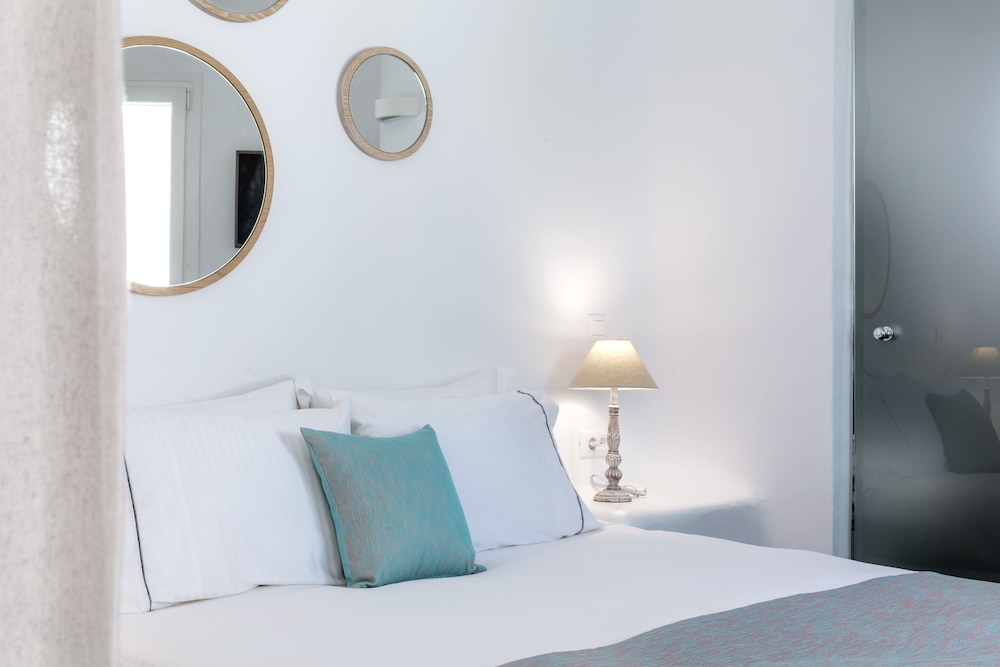 Colours of Mykonos — Hotel rooms in Ornos, South Aegean