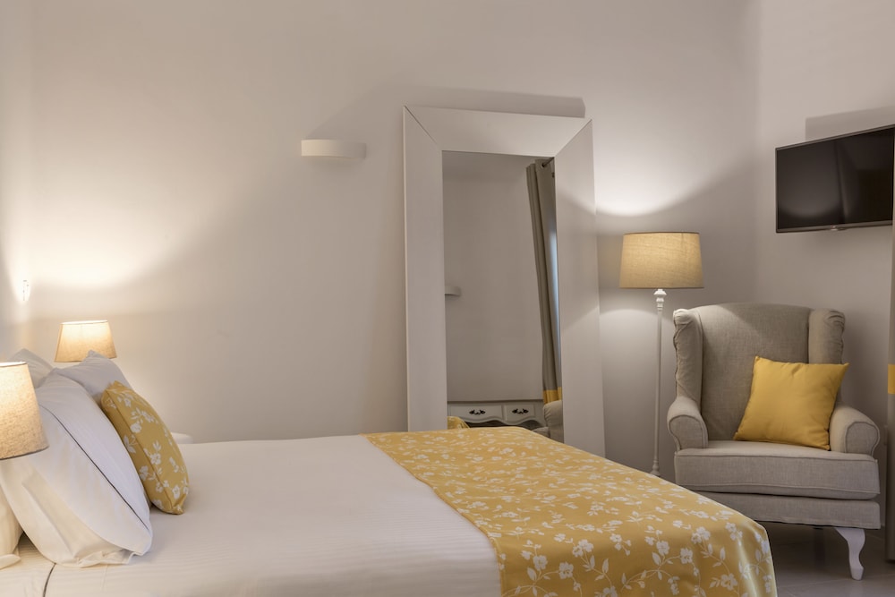 Colours of Mykonos — Hotel rooms in Ornos, South Aegean