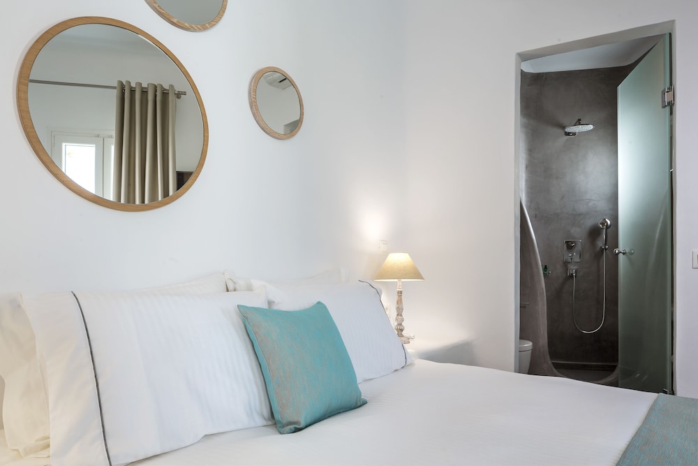 Colours of Mykonos — Hotel rooms in Ornos, South Aegean
