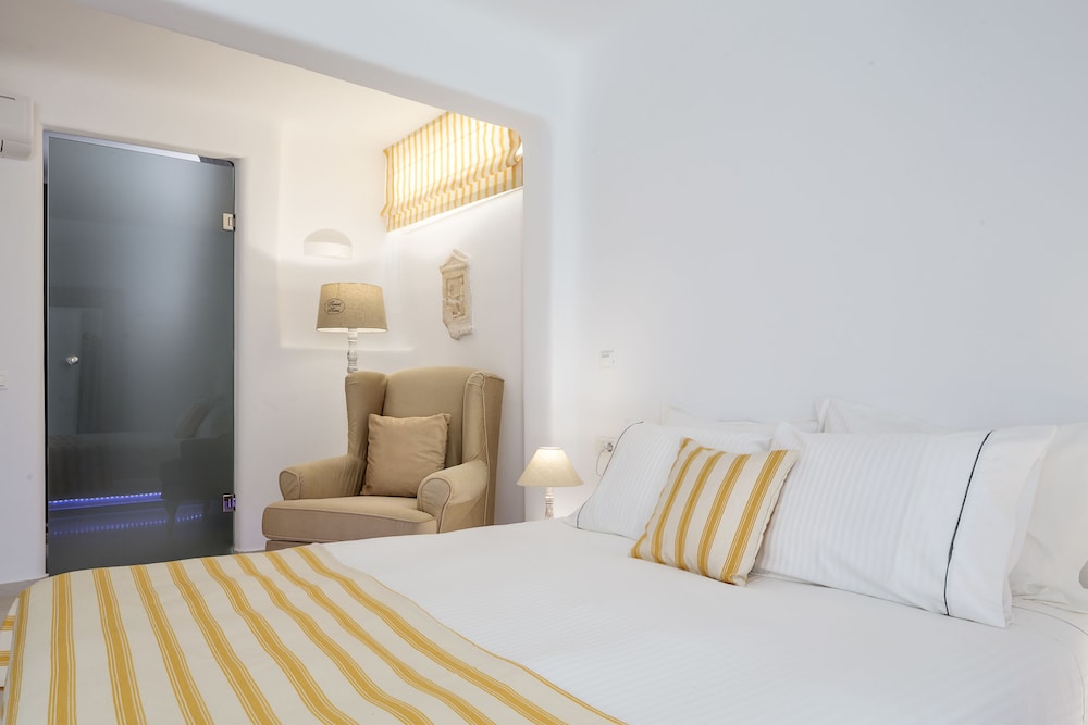 Colours of Mykonos — Hotel rooms in Ornos, South Aegean