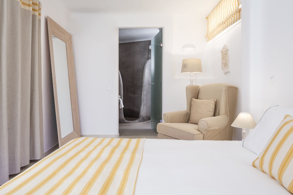 Colours of Mykonos — Hotel rooms in Ornos, South Aegean
