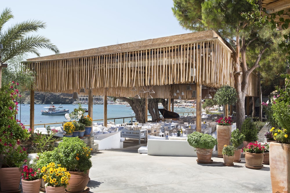 Out Of The Blue All Inclusive Resort & Spa — Restaurant & bars in Lygaria