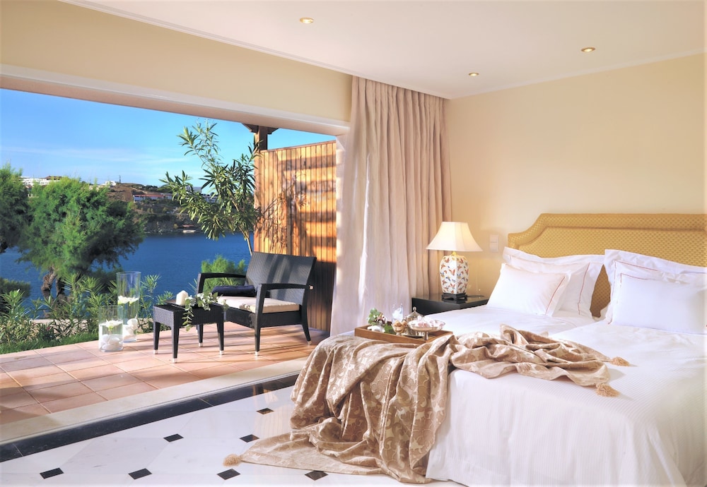 Out Of The Blue All Inclusive Resort & Spa — Hotel rooms in Lygaria