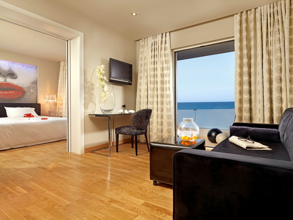Out Of The Blue All Inclusive Resort & Spa — Hotel rooms in Lygaria