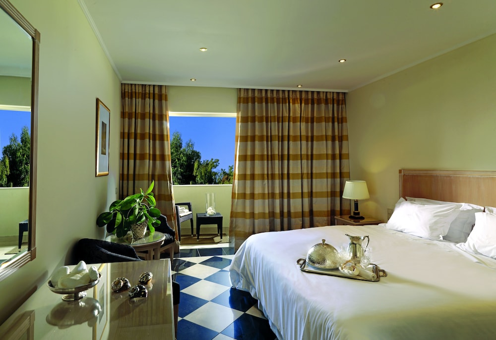 Out Of The Blue All Inclusive Resort & Spa — Hotel rooms in Lygaria
