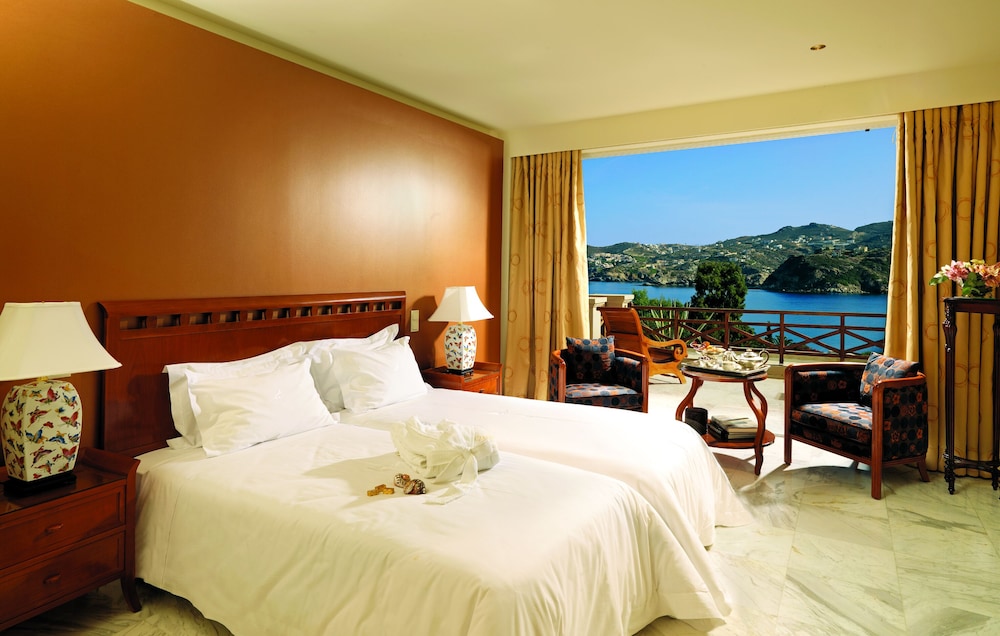 Out Of The Blue All Inclusive Resort & Spa — Hotel rooms in Lygaria
