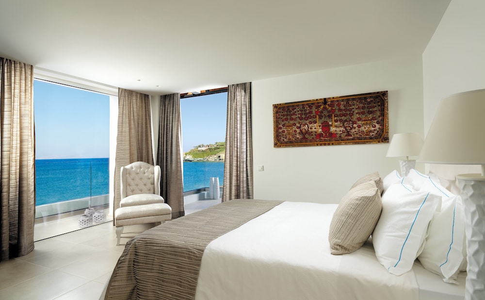 Out Of The Blue All Inclusive Resort & Spa — Hotel rooms in Lygaria
