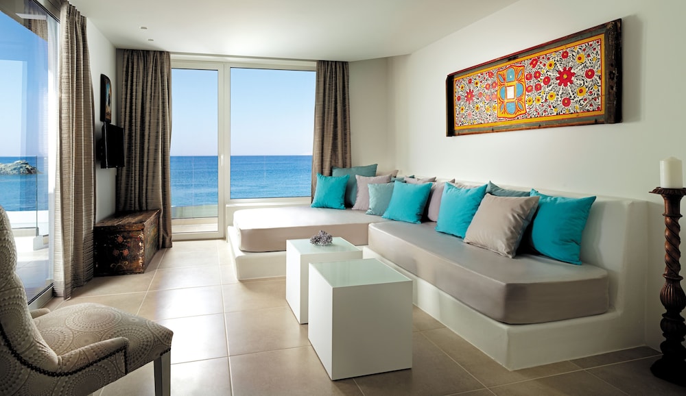 Out Of The Blue All Inclusive Resort & Spa — Hotel rooms in Lygaria