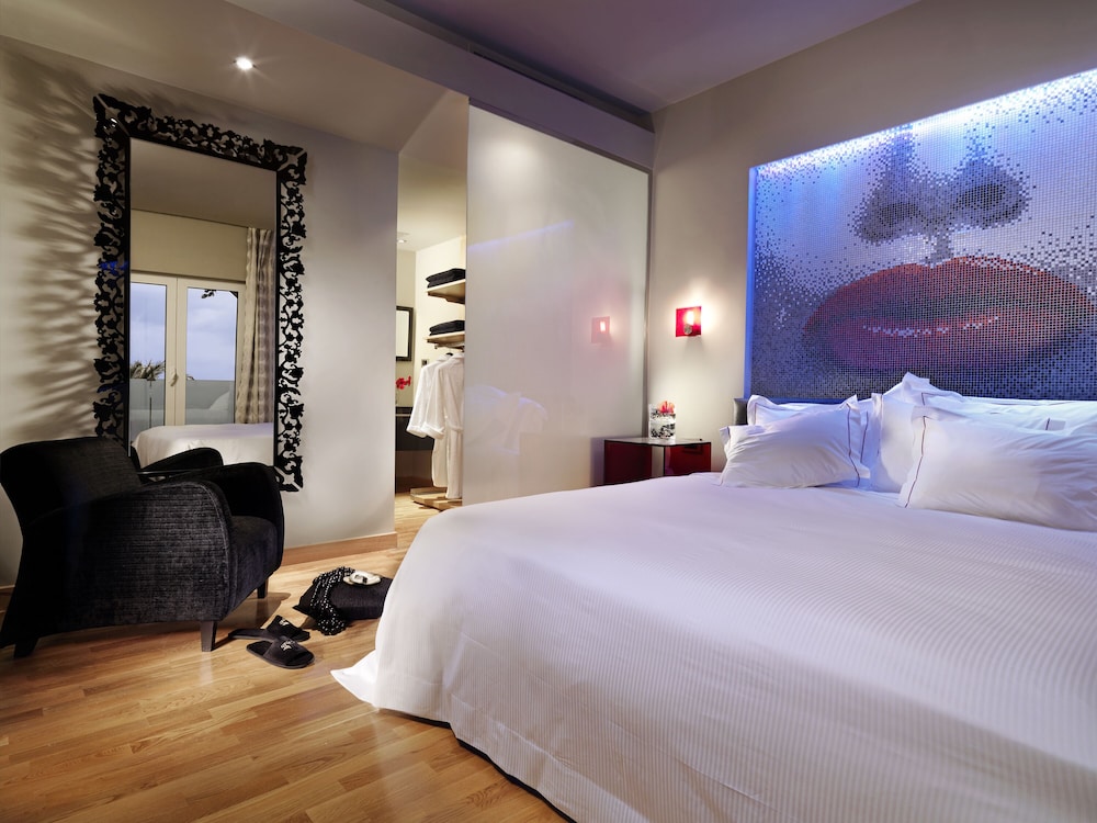 Out Of The Blue All Inclusive Resort & Spa — Hotel rooms in Lygaria