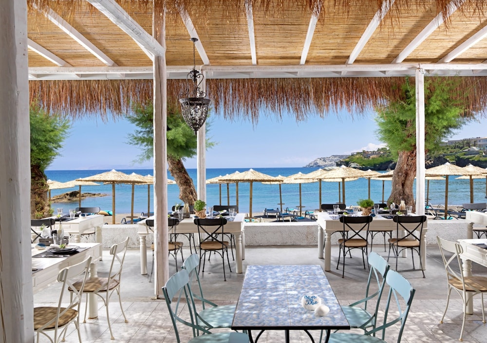 Out Of The Blue All Inclusive Resort & Spa — Restaurant & bars in Lygaria