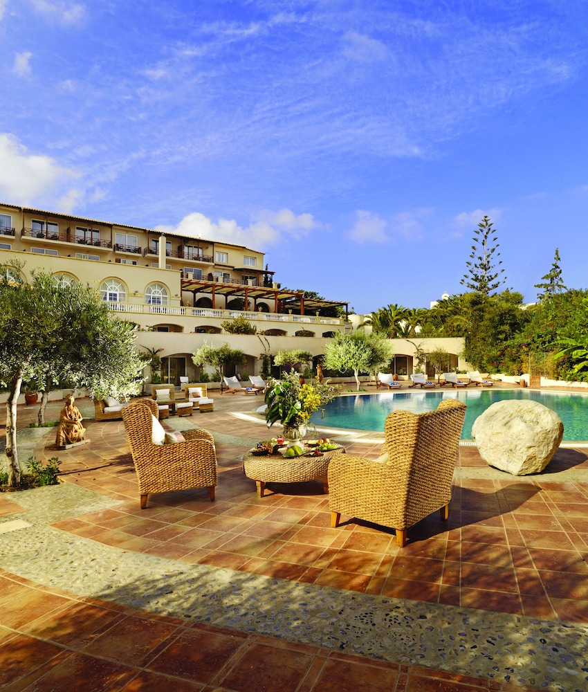 Out Of The Blue All Inclusive Resort & Spa — Hotel building in Lygaria
