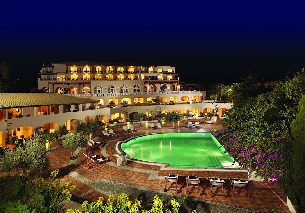 Out Of The Blue All Inclusive Resort & Spa — Hotel building in Lygaria
