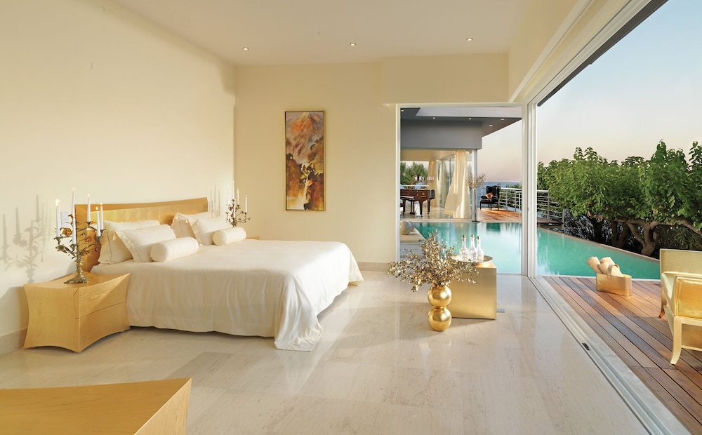 Out Of The Blue All Inclusive Resort & Spa — Hotel rooms in Lygaria